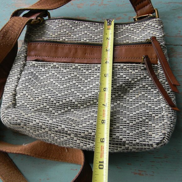 FOSSIL CREAM WOVEN CROSSBODY BAG BROWN LEATHER TRIM DOUBLE ZIP - Picture 2 of 10